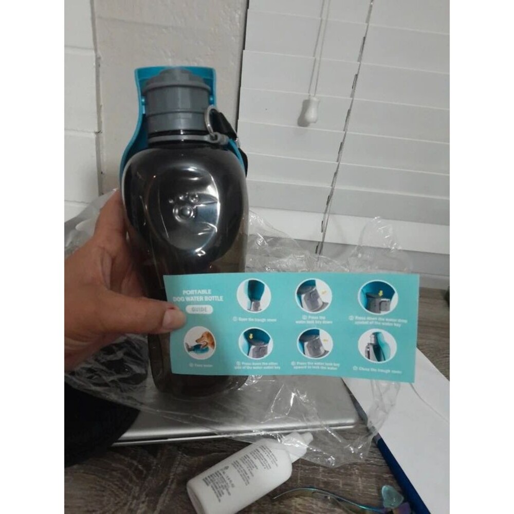 Botella portable de agua para perros